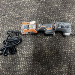 MULTITOOL RIDGID PLUG IN USED SELLING FOR $59 ‼️