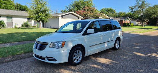 2011 Chrysler Town & Country