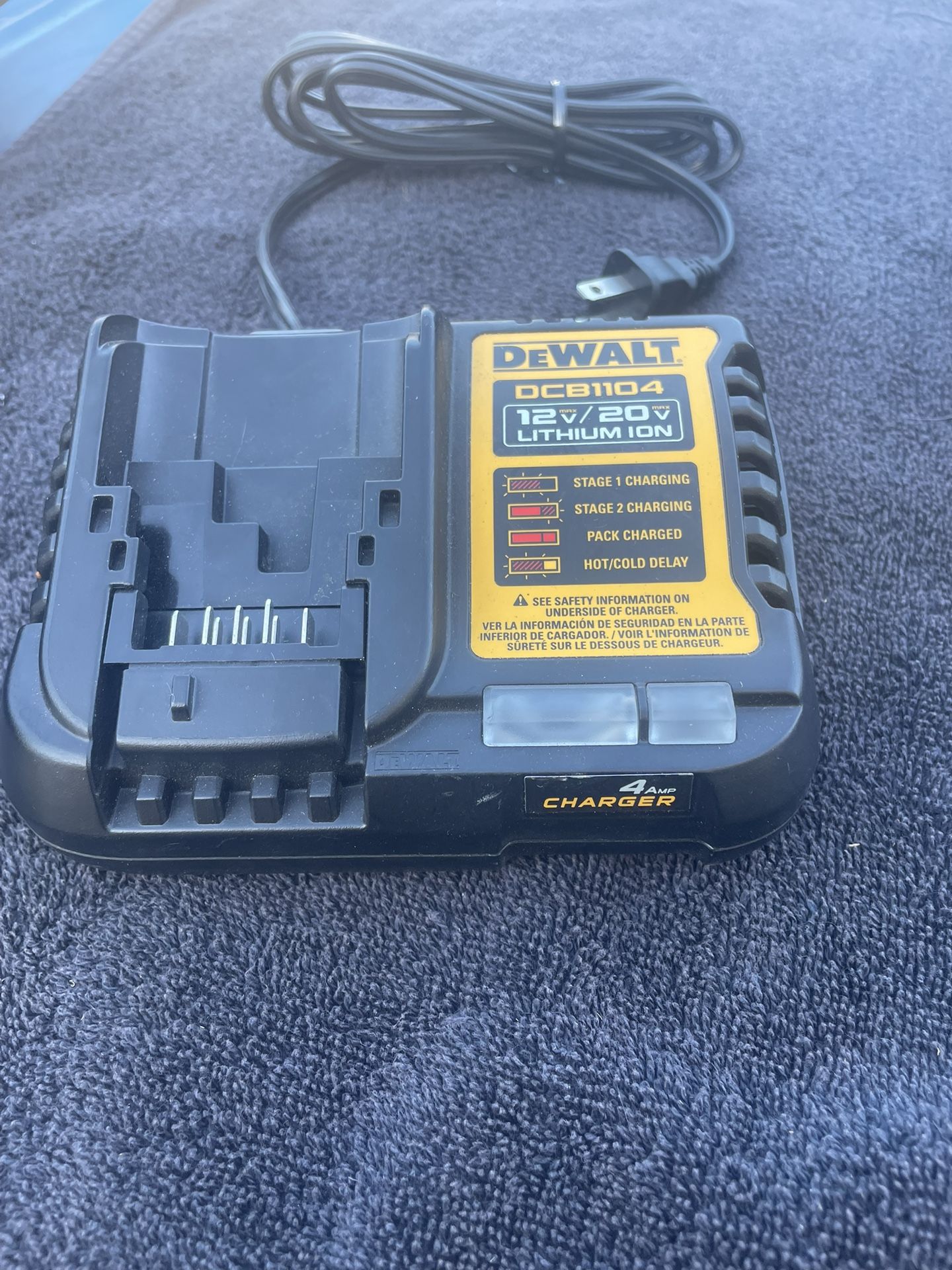 DEWALT 12V/20V MAX 4 AMP Charger