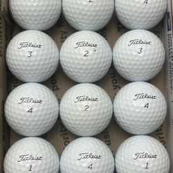 12 Titleist Pro V1 Golf Balls 5/4a Lot D249