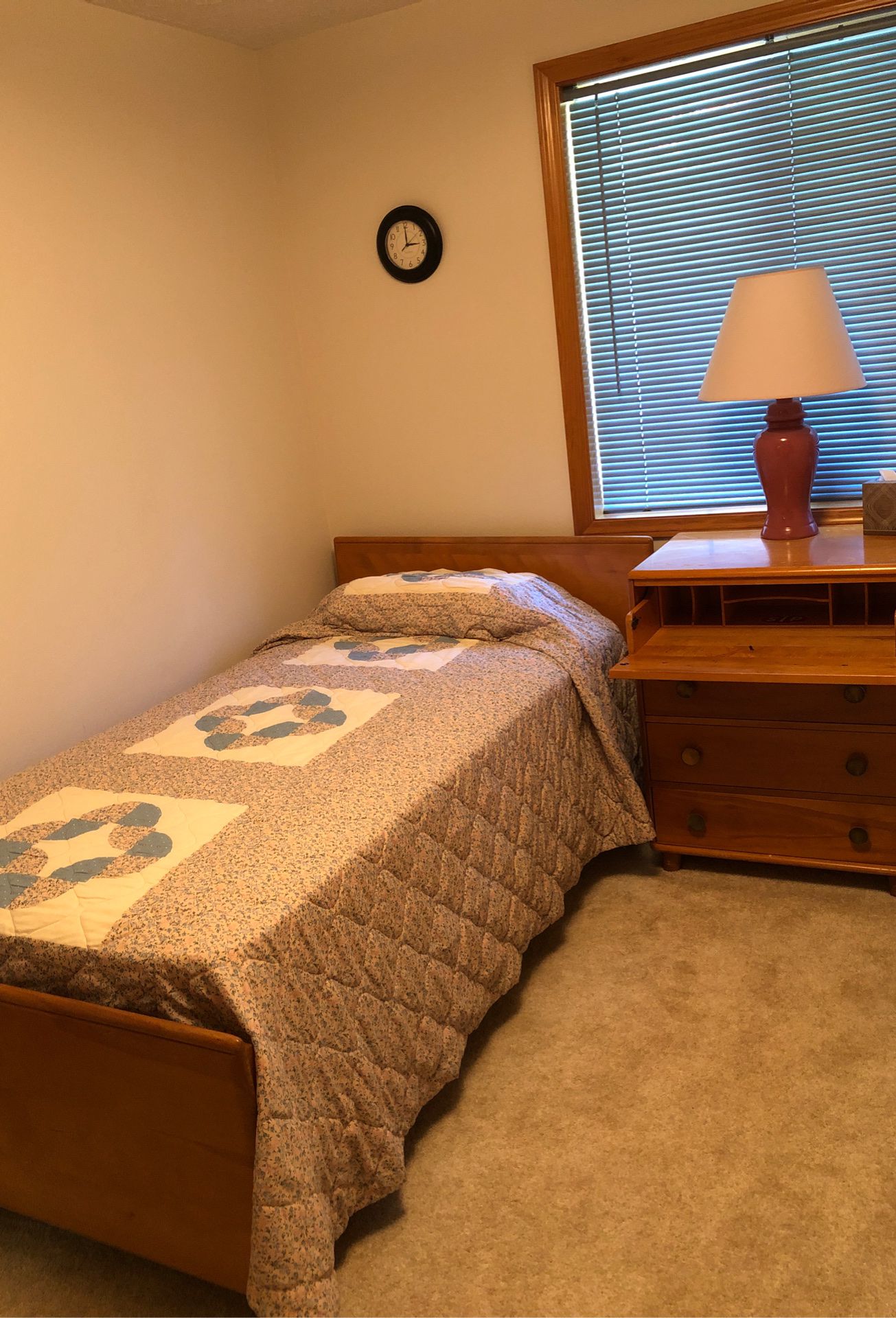 Twin beds & dresser/desk