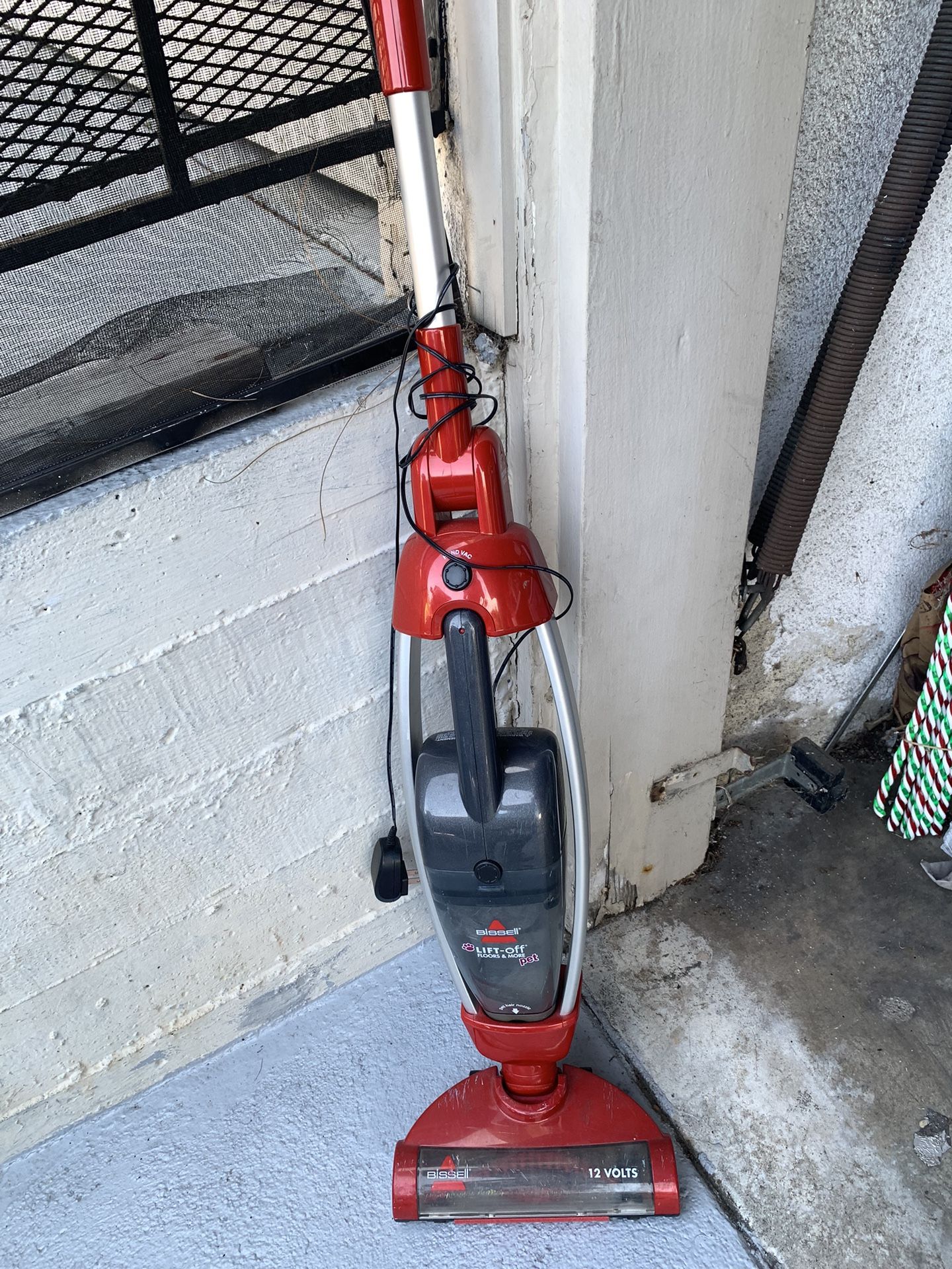 Bissell Pet Vacuum Lift-Off For Floors And More 12V With Charger And Is Lift