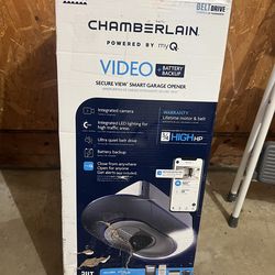Chamberlain Secure View Smart 3/4 HP Garage Door Opener w/ Camera & Battery Backupy