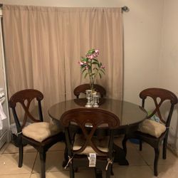 Dinning Table And Chairs