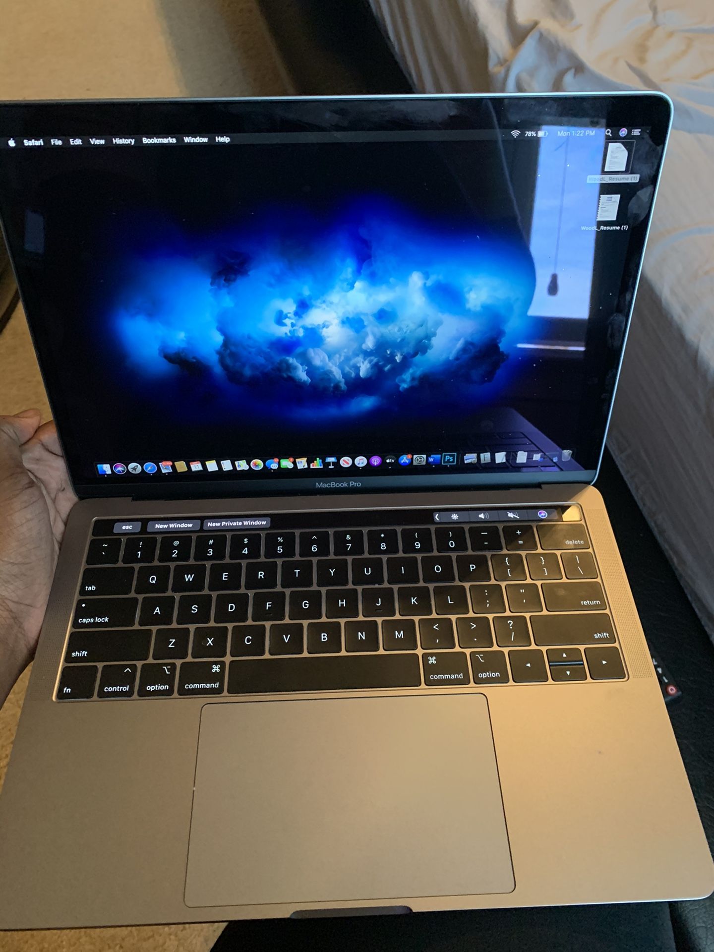 Macbook Pro (Looking for a ipad pro trade+money)