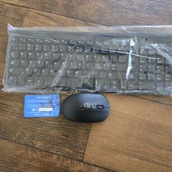 Cordless keyboard with a mouse
