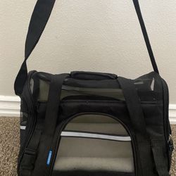 Oxgord black nylon pet travel carrier with mesh panels