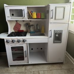 Melissa & Doug play kitchen