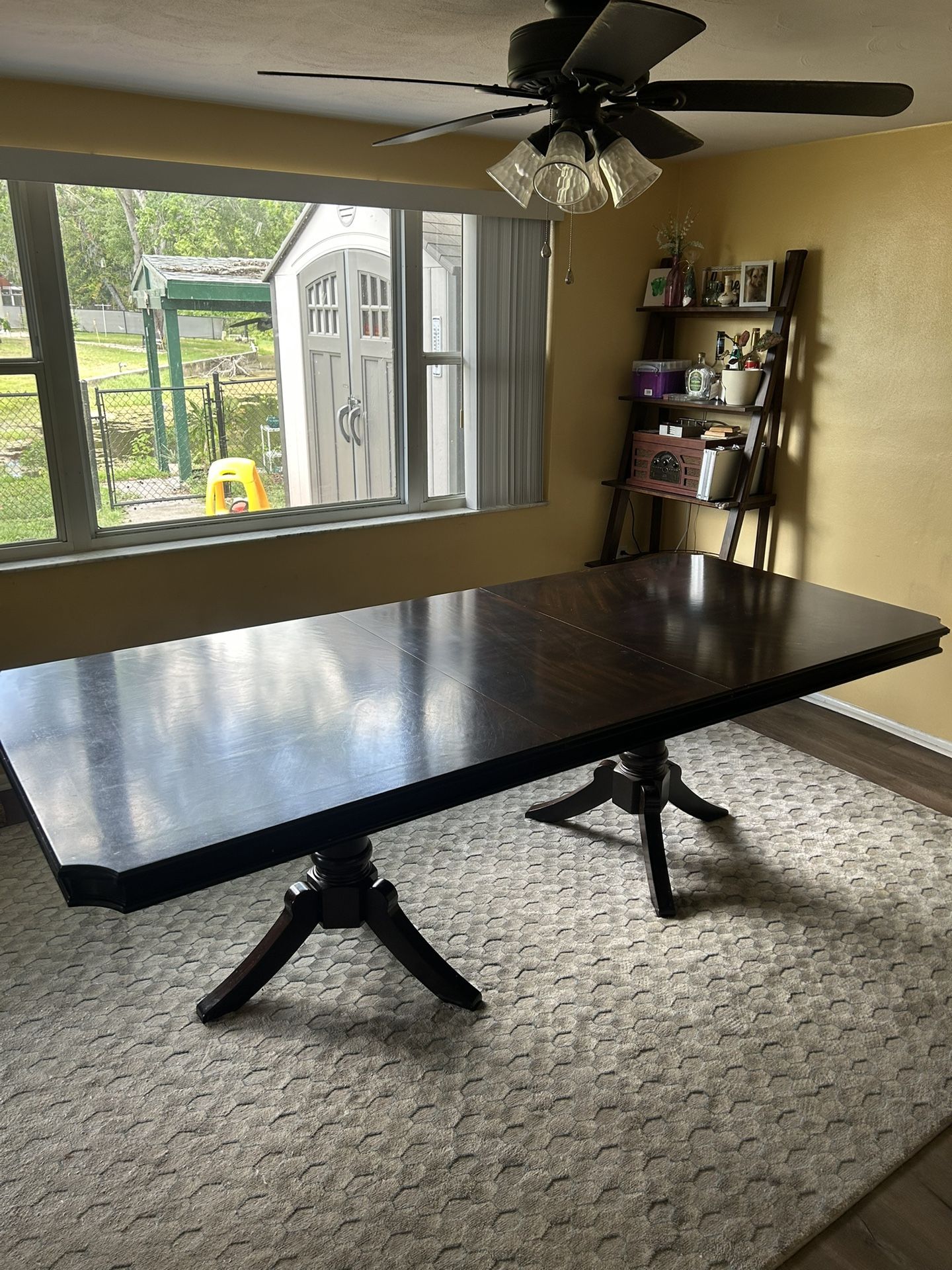 Luxury Solid Wood Dining Table With Leaf Extension