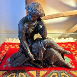 ADORNO MUJER DE EPOCA DE KALAMINA