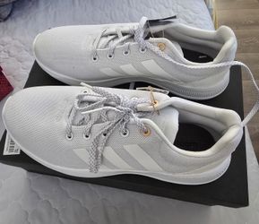 New Adidas GZ2829 Size 9.5 