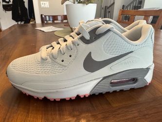 Nike Air Max 90 – Women’s Size 6 – Brand New / Never Worn