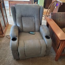 Power Lift Recliner. Works Great