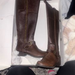 Size 6 Guess Boots
