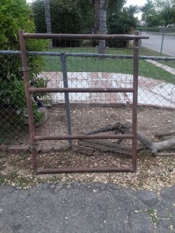 Gate