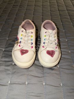 Wonder Nation Girls Sneakers, White, Size 8 gently used excellent condition