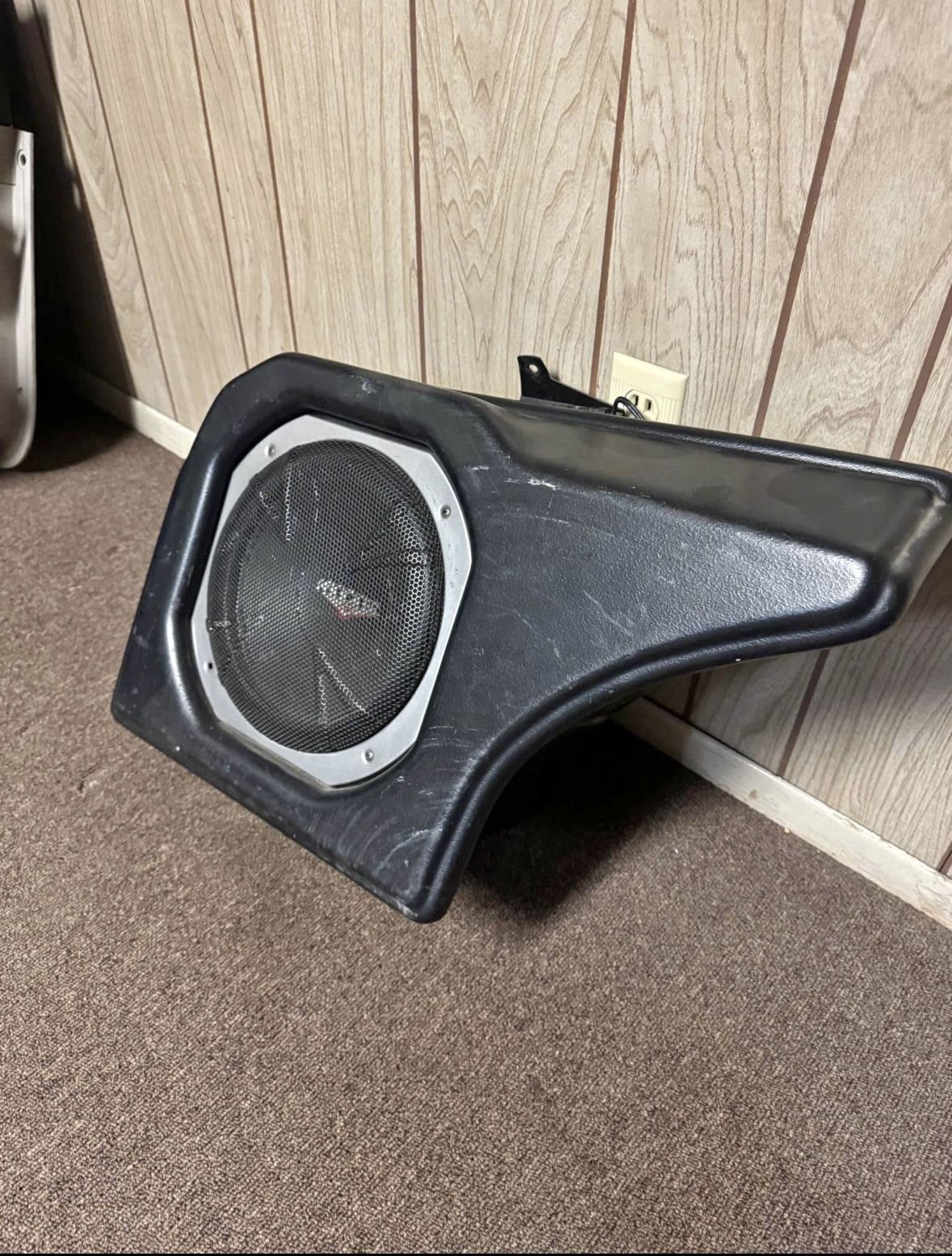 2006-2010 Chrysler 300 factory sub box with 10 inch kicker sub