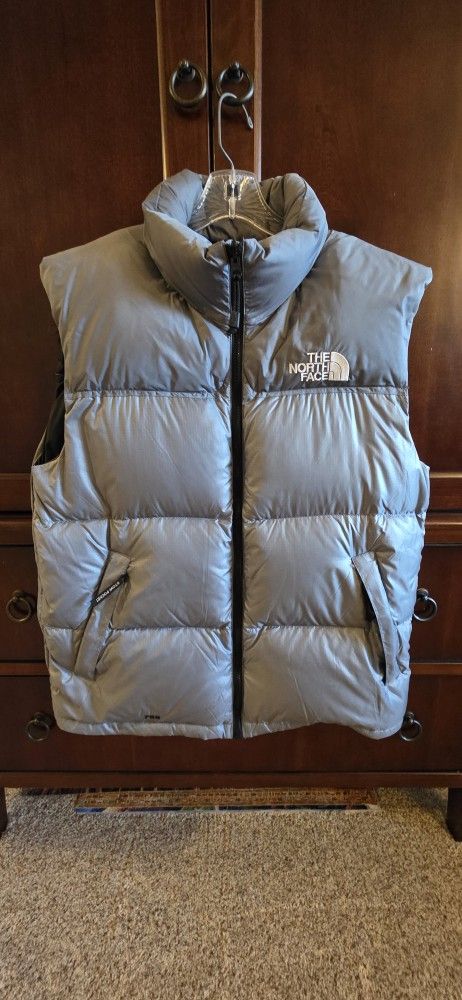 Mens Large 700 Down NORTHFACE puffy Vest With Hood