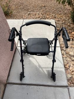 4 wheel rollator walker