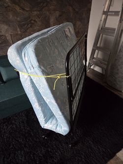 Fold up single bed