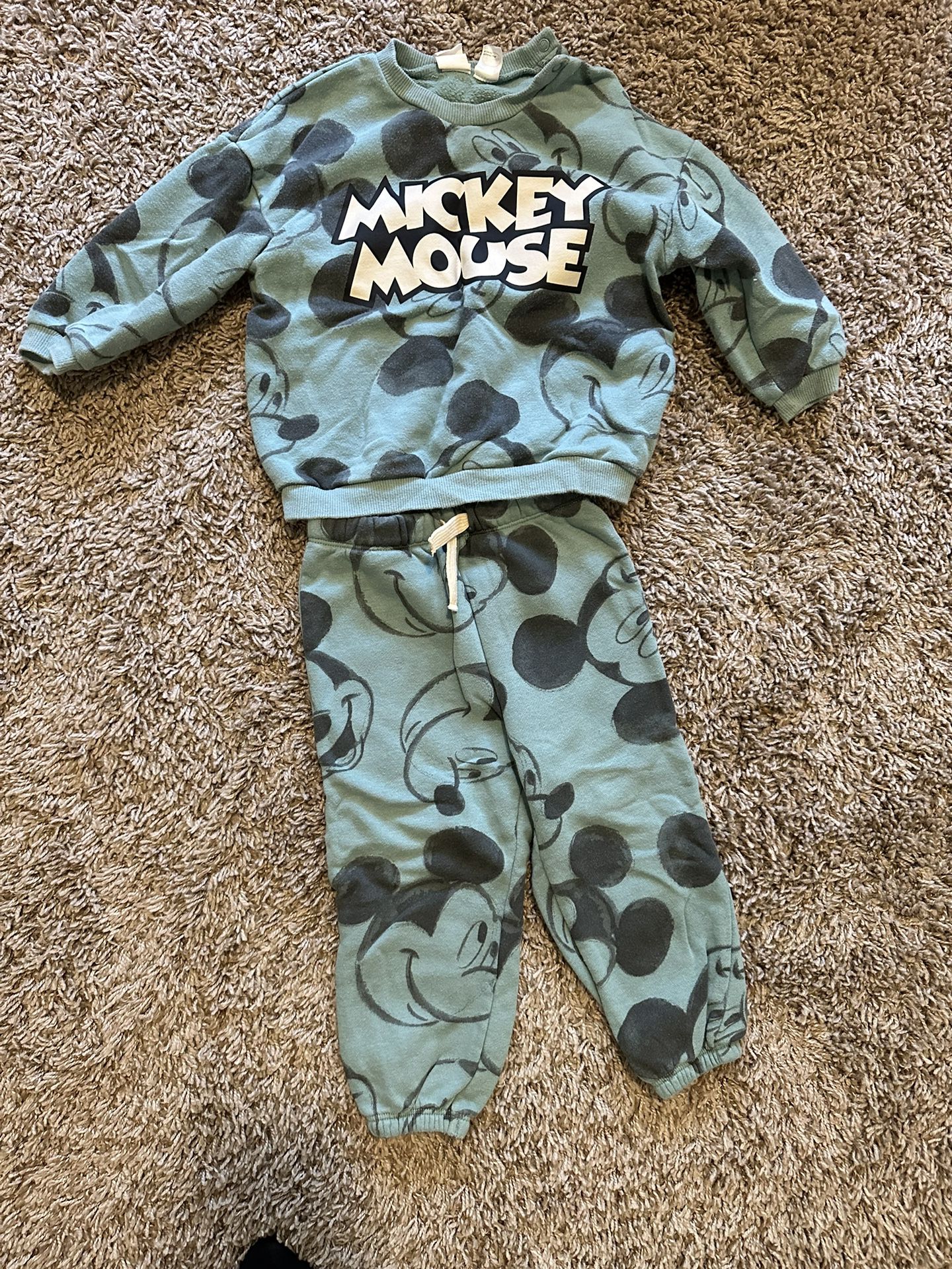 2 boy’s set 18 months H&M and Old navy 
