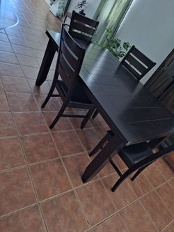Kitchen table