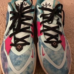 Kyrie 5 Low Community
