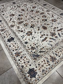 Traditional Floral Area Rug - 8x10 feet - Cream and Blue - D111