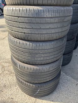 Vendo 255/40/R20 las 4 llantas Goodyear por $170