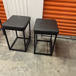 Set of 2 Stools