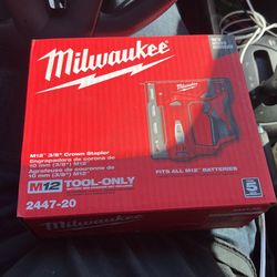 Milwaukee M12 Stapler