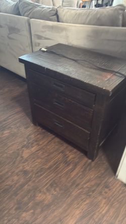 Vilo side dresser