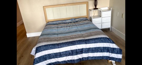 Bed frame/mattress for $ale!