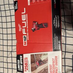 Milwaukee M12 Impact Driver 