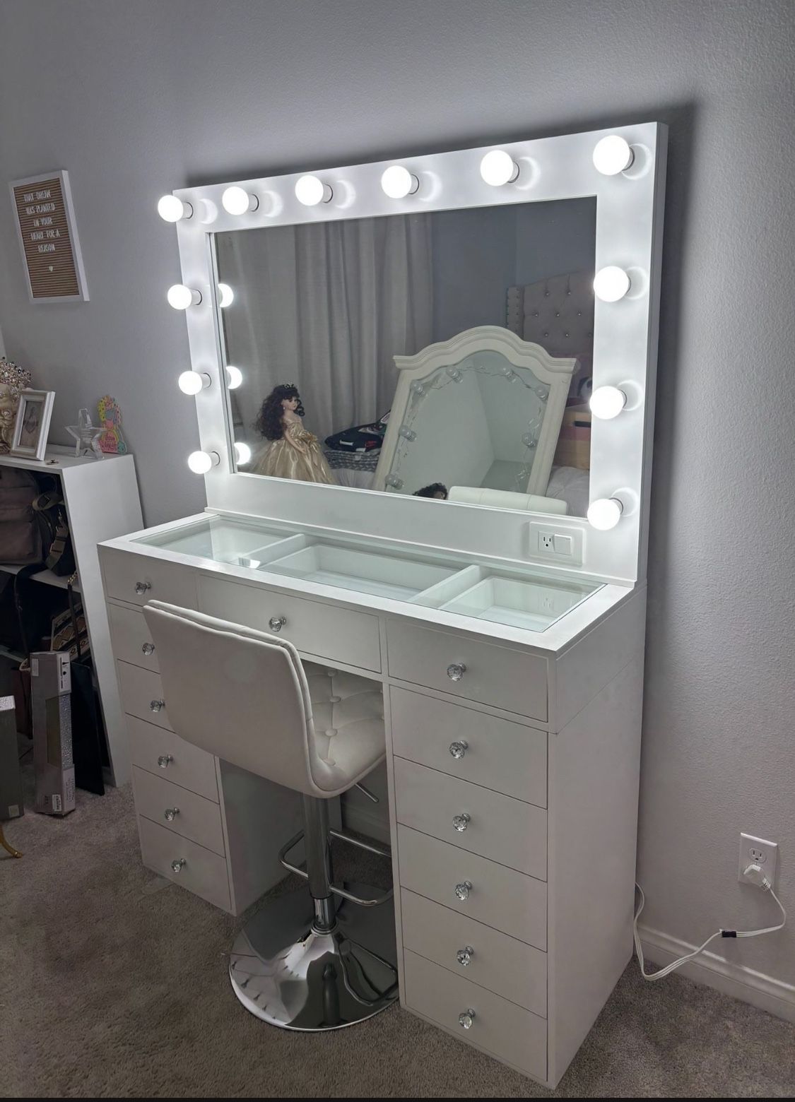 Makeup Vanity With Mirrror