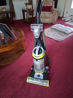 Vacuum Cleaner Very Nice Extra Clean $35 Works Great