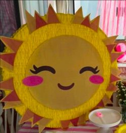 Glo's Custom Made Piñatas