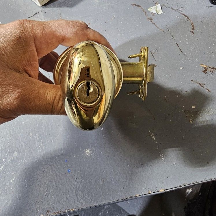 Baldwin Top Of The Line Door Knob With Many Keys