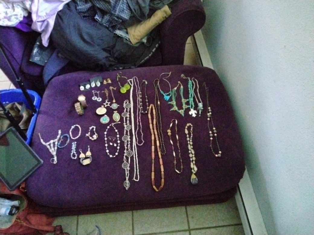 Jewelry Lot 1