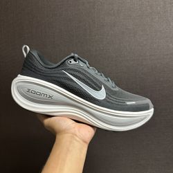 Nike Vomero Plus ( Men’s) 
