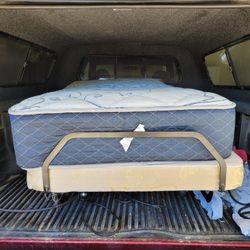 Motorized adjustable twin bed