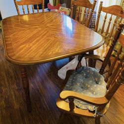 Dining room table & Chairs