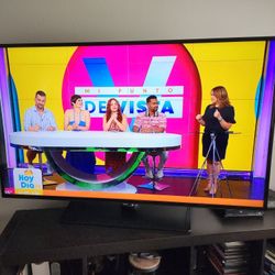60" Samsung Smart TV With Control 