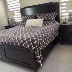 Wooden Bedroom Set 