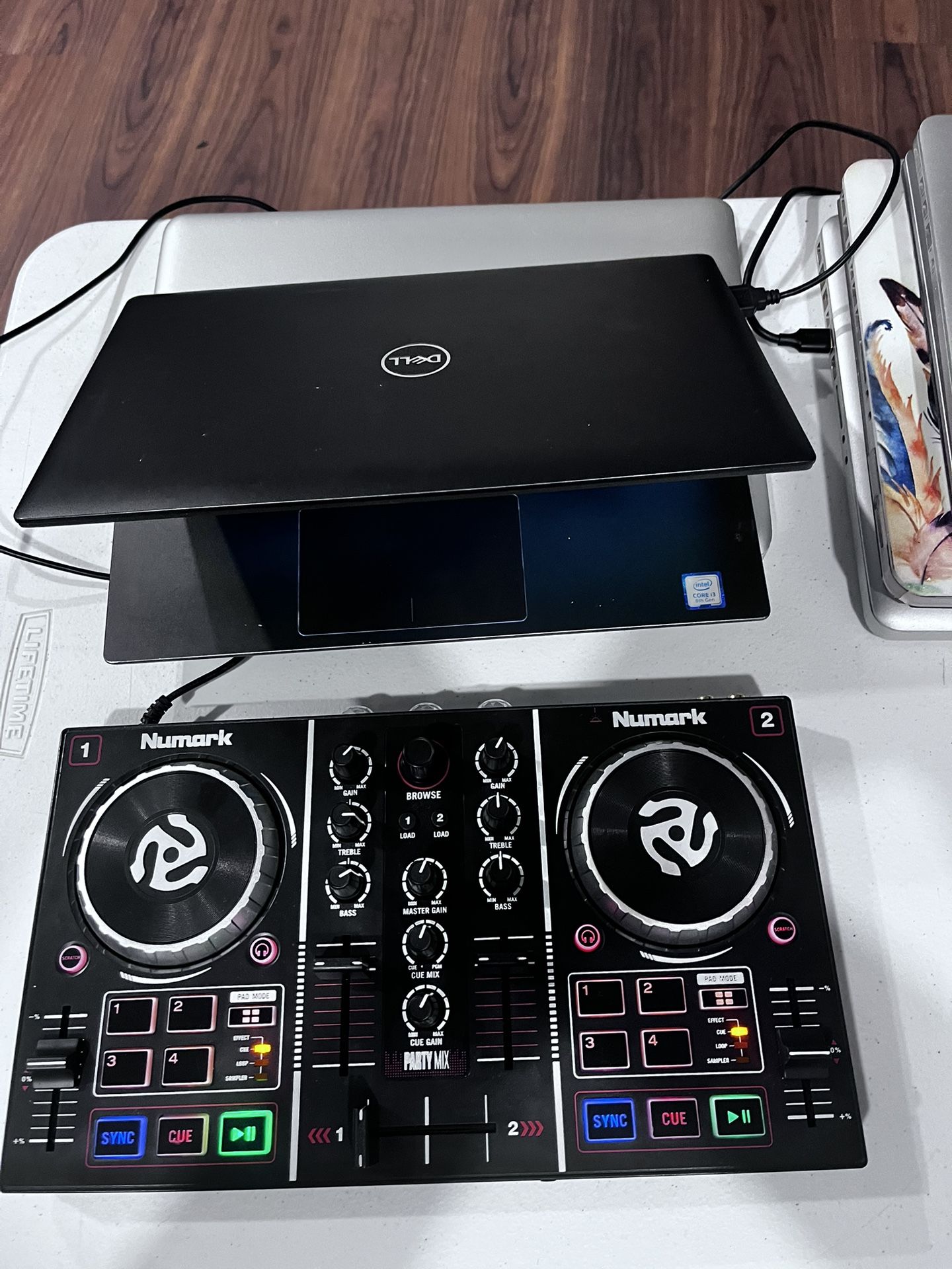 Laptop Y Controlador Party Mix Con Virtual Dj
