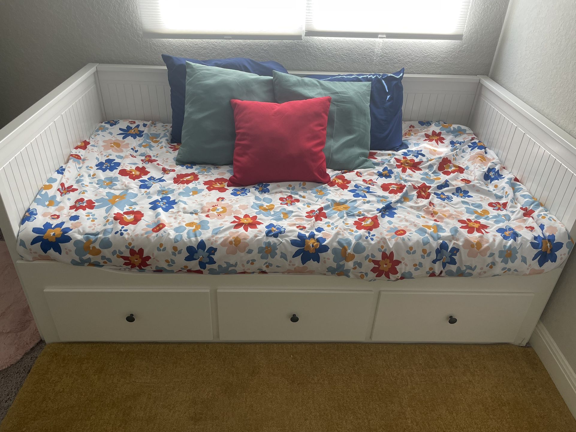 White Ikea Daybed