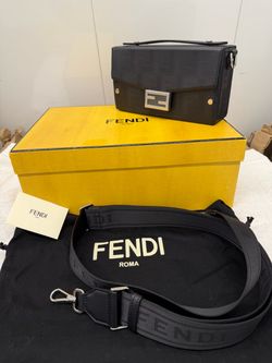 Fendi Men Baguette® Soft Trunk Bag