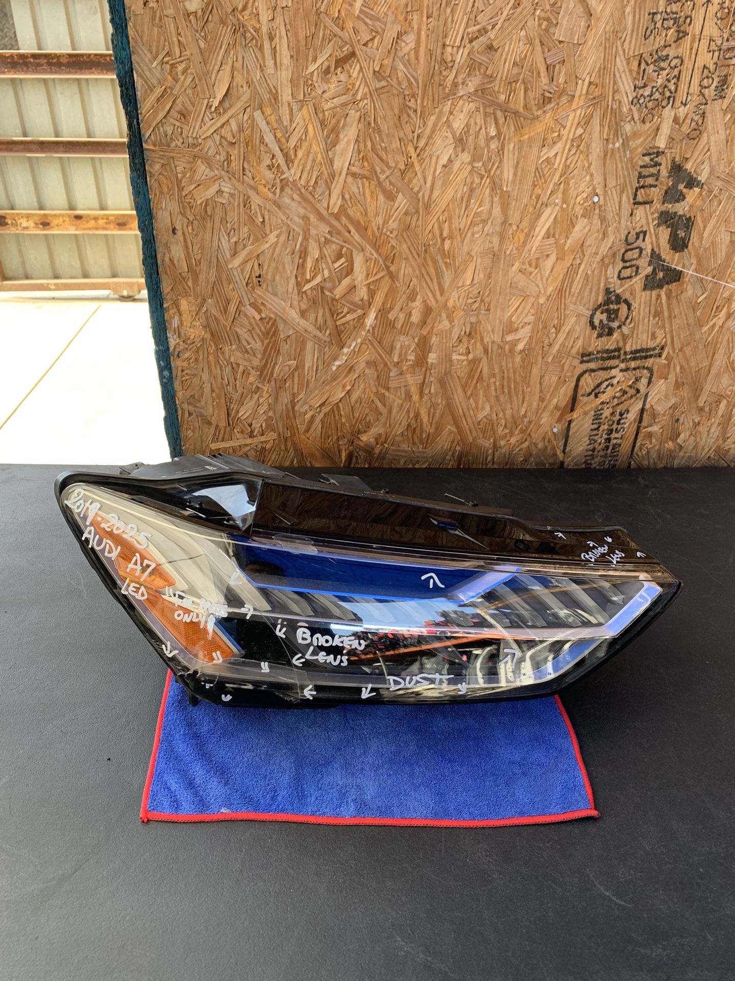 2019 2020 2021 2022 2023 2024 2025 AUDI A7 RIGHT SIDE HEADLIGHT LED (FOR PARTS ONLY) OEM USED