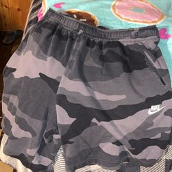 Nike shorts sz 2XL