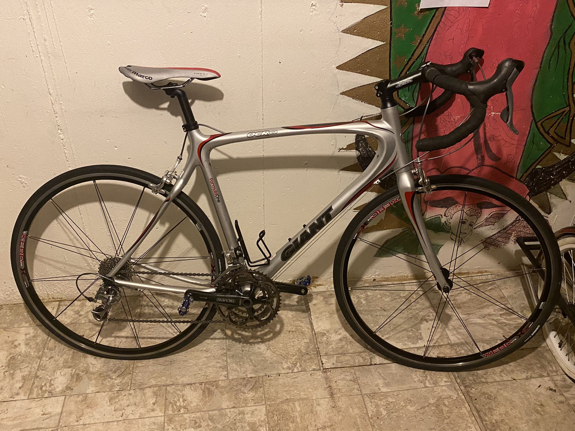 Sell or trade my 54 “ carbón giant ocr c3. Road bike